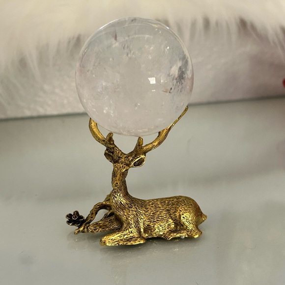 Gold Deer Sphere Holder Only. Holds up to a size 7 sphere - Picture 3 of 8